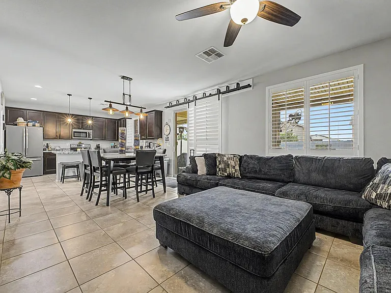 18235 W Ida Ln — Photo 11