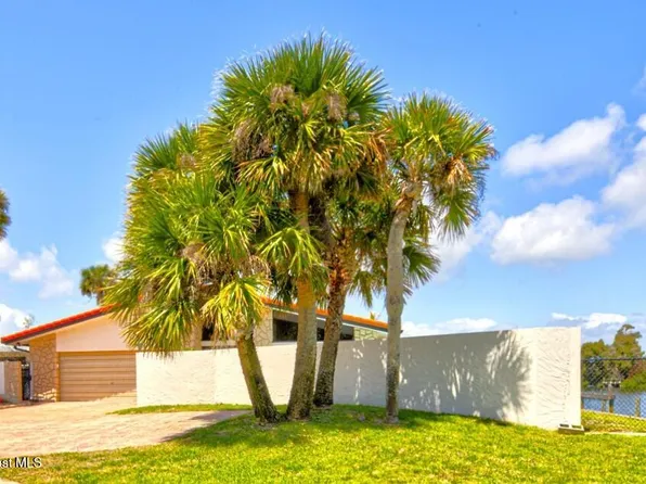 200 Rose Dr, Cocoa Beach, FL 32931