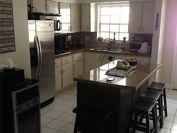 4th image of 3314 Segovia St #B