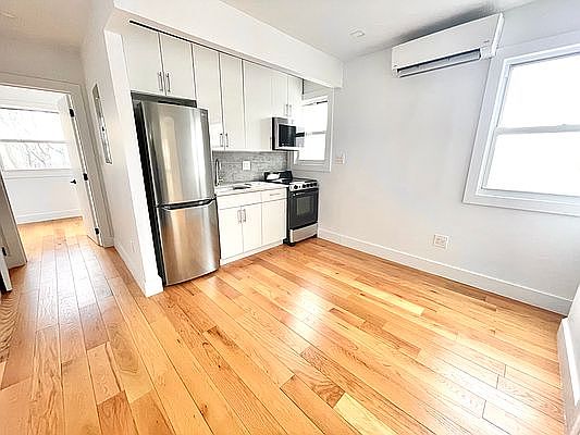 1st image of 40-18 Greenpoint Ave #4