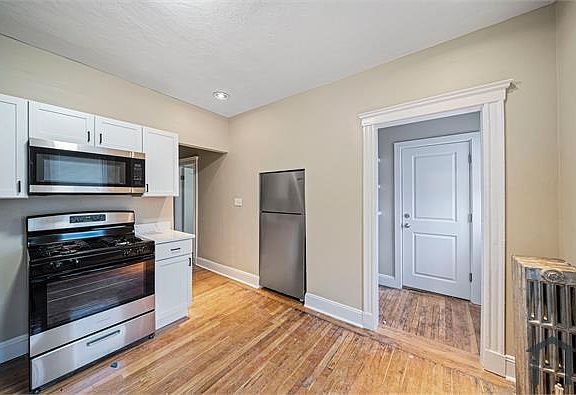 4th image of 46 Astoria St Floor 3