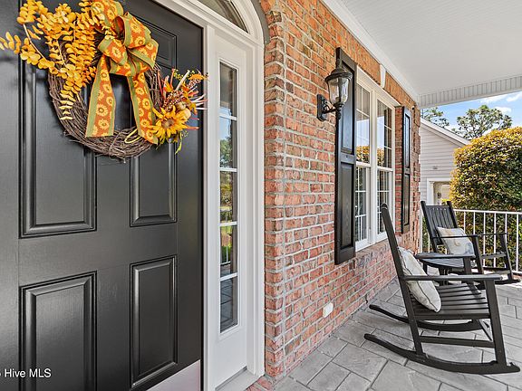 4th image of 2702 Scarborough Way