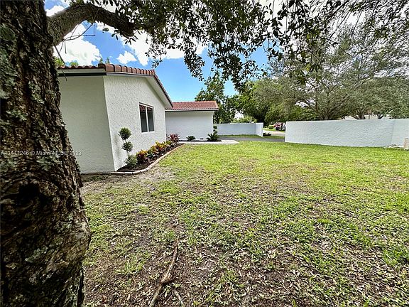5th image of 8100 NW 38th St