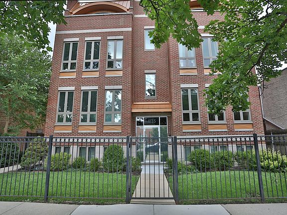 4135 N. Kedvale #202 front exterior