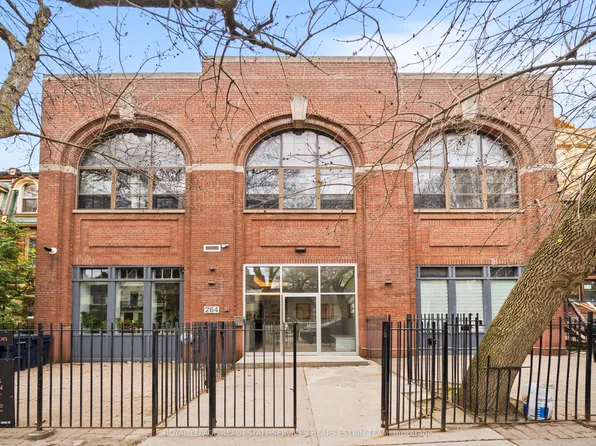 264 Seaton St #205, Toronto, ON M5A 2T4