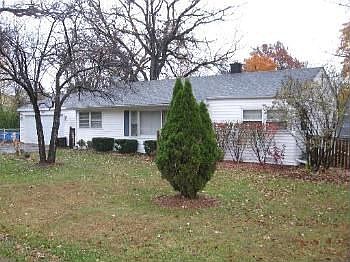 2nd image of 36725 N Edward Ave