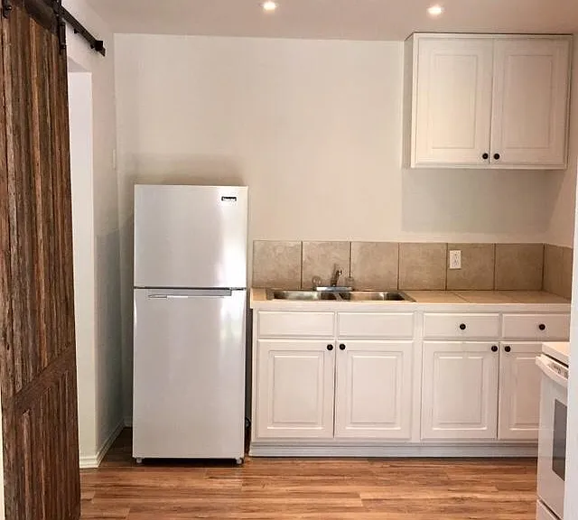 1042 W Lynwood Ave #2 — Photo 6