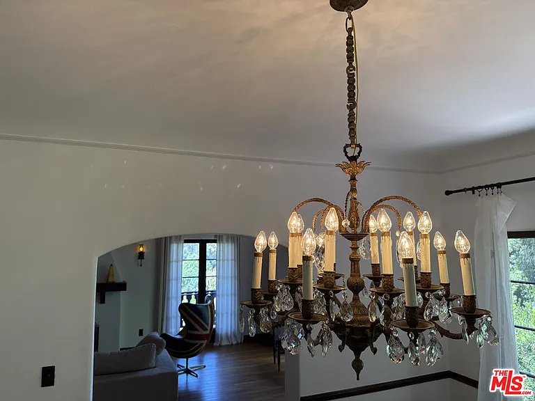 3475 N Knoll Dr — Photo 20