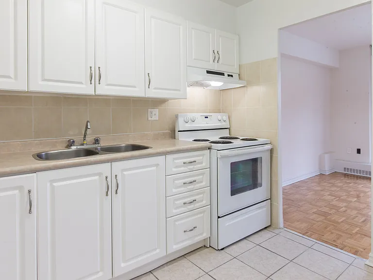 65 Halsey Ave — Photo 5
