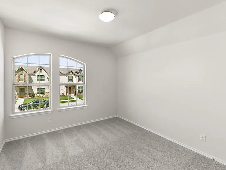 4601 Avion Dr — Photo 14