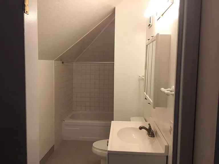 58 W 300 N — Photo 17