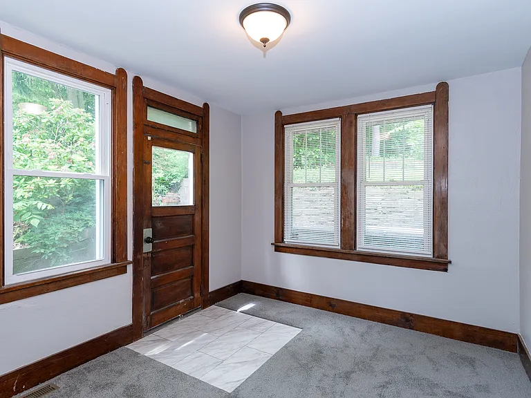 2340 Vodeli St — Photo 11
