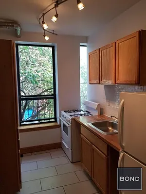 Rented by Bond New York | media 24