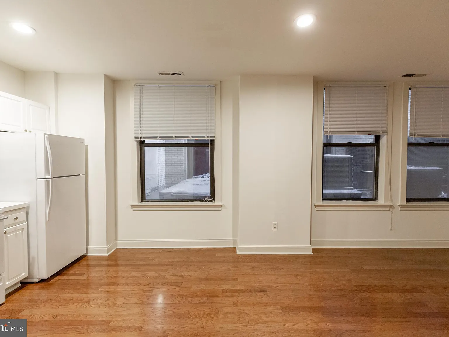 1 bed, 563 sqft, $1,675 — Photo 4