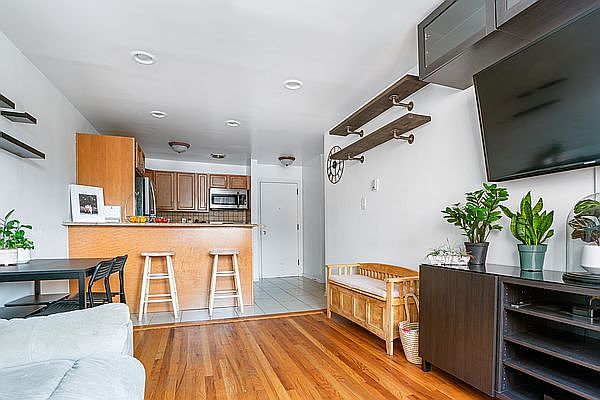 1st image of 58-06 31st Ave #3R