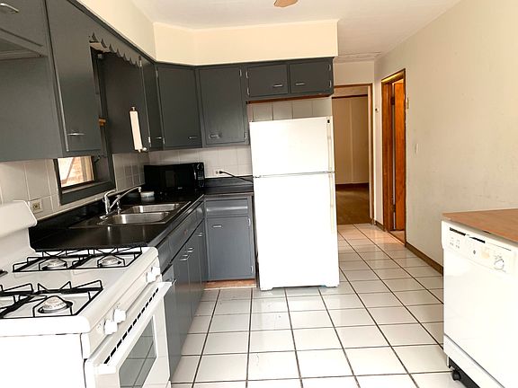 2nd image of 5059 N Claremont Ave