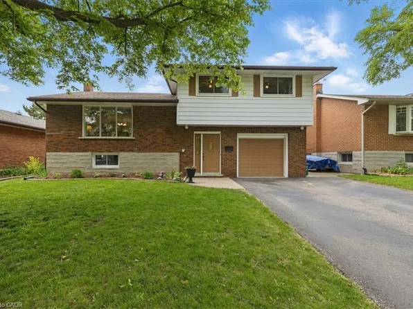 10 Willow Ave, Cambridge, ON N1R 2Z3