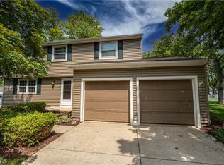 4501 Chatwood Dr, Stow, OH 44224