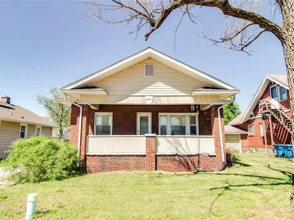 613 E Penning Ave, Wood River, IL 62095