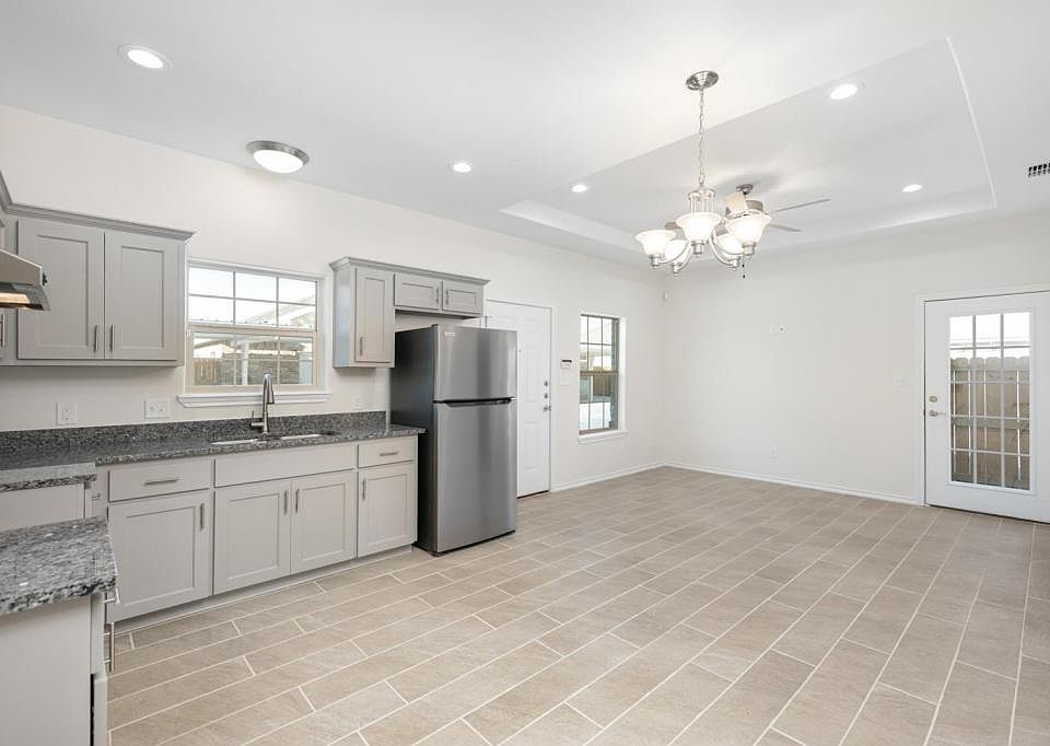 1st image of 5600 Nightingale Ave #2