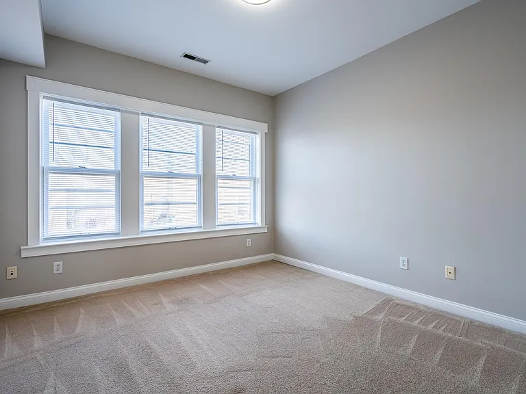 234 E 9th St #305 — Photo 5