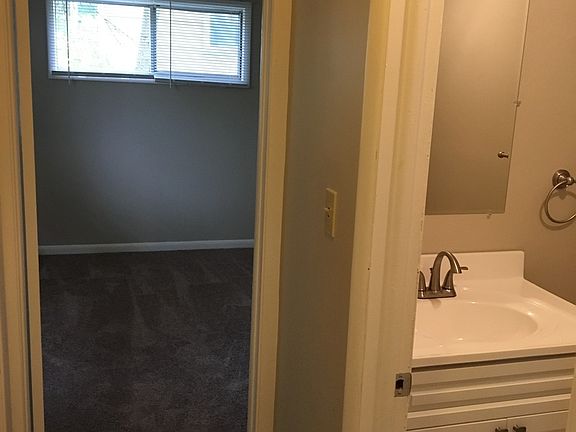 4th image of 444 Lillian Ave