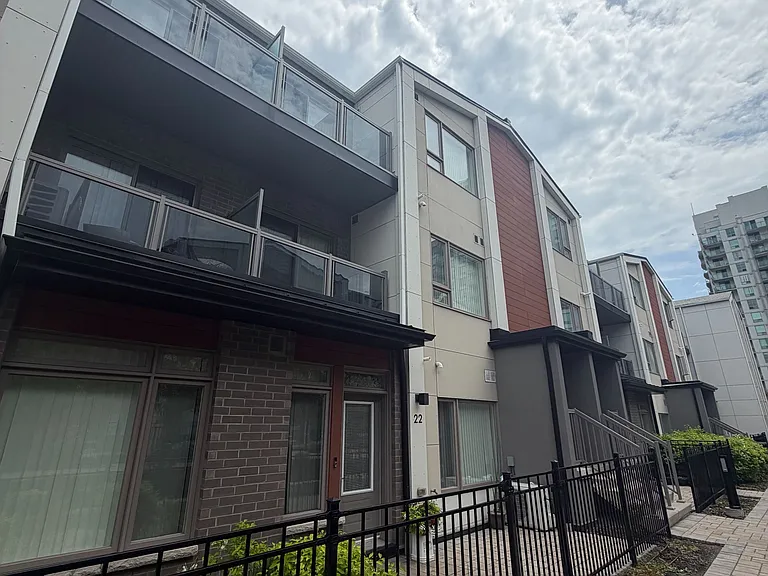50 Orchid Place Dr #22 — Photo 1