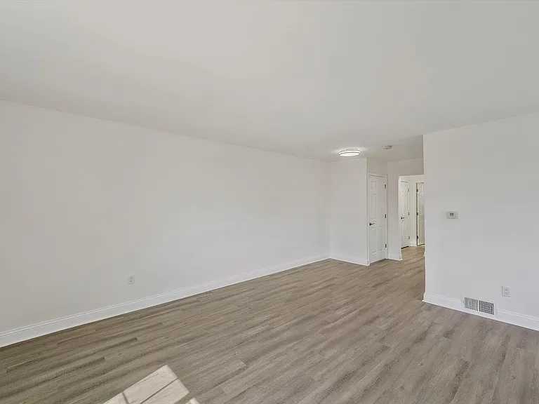 1244 Savannah Pl SE #B — Photo 3