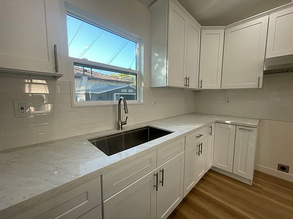 3rd image of 6117 Castana Ave Unit 2