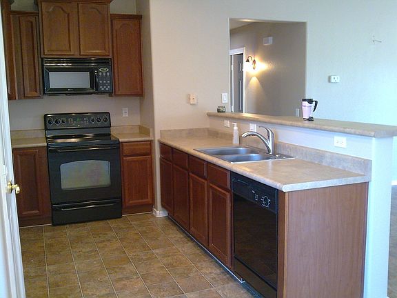4th image of 33700 N Roadrunner Ln