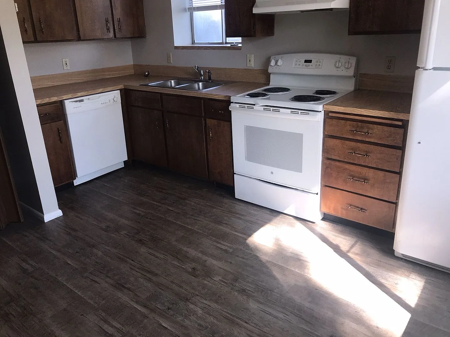 Half off first months rent - Updated condo with pool, carport and storage — Photo 4