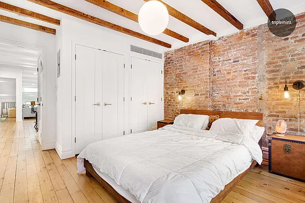 Sold by Triplemint | media 10