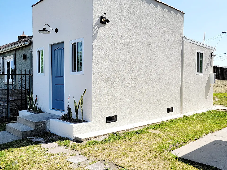 10316 S Figueroa St #10316
