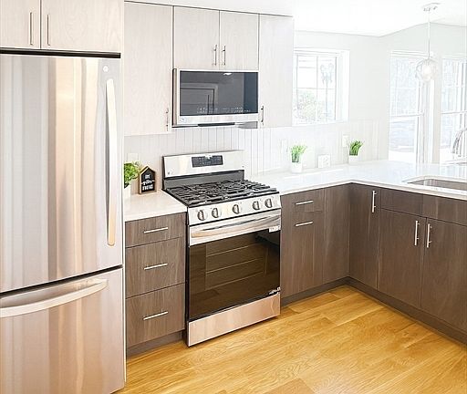 4th image of 98 Prescott St #2A