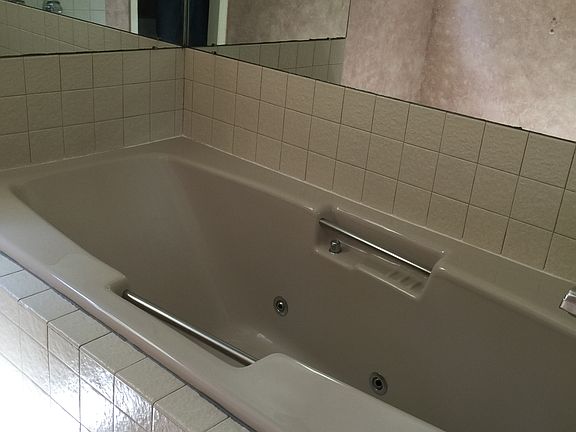 Deep master jet tub