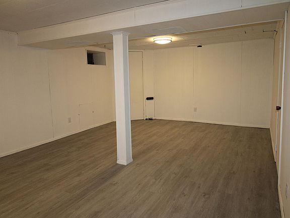 3rd image of 36 Millwood Ln