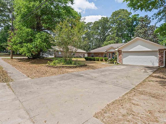 3rd image of 3024 E Kingsfield Rd