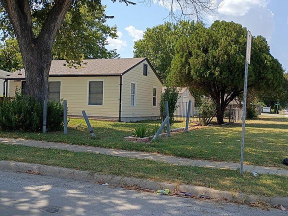 2nd image of 2671 Moffatt Ave
