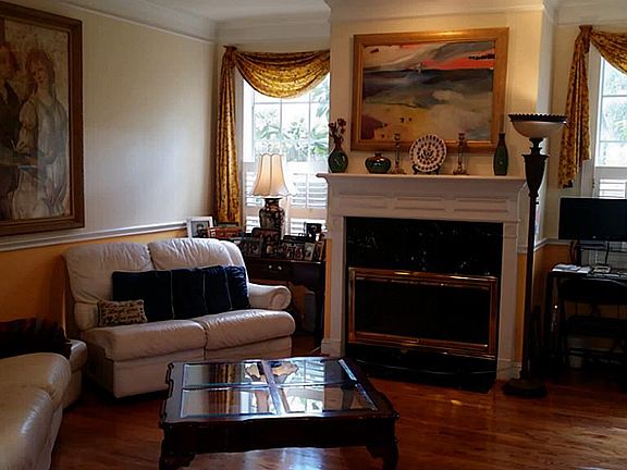 Second living room.