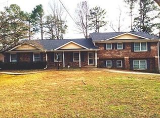 1363 W Nancy Creek Dr, Atlanta, GA 30319