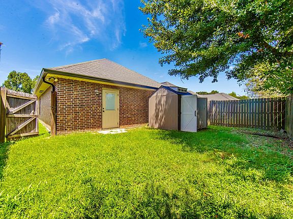 2nd image of 119 Sea Blue Ln