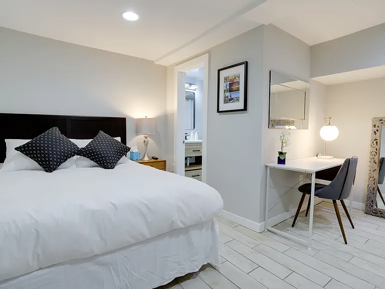 1765 R St NW #1B — Photo 9