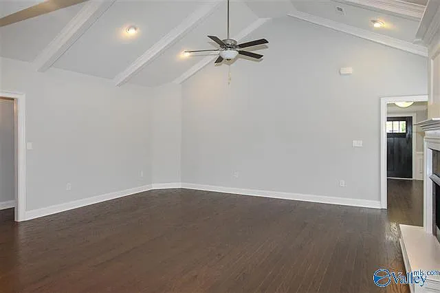 4 bed, 2681 sqft, $2,350 — Photo 2