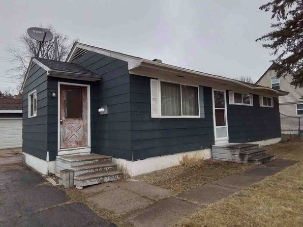 421 Coventry Rd, Hoyt Lakes, MN 55750