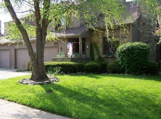 552 Conner Creek Dr, Fishers, IN