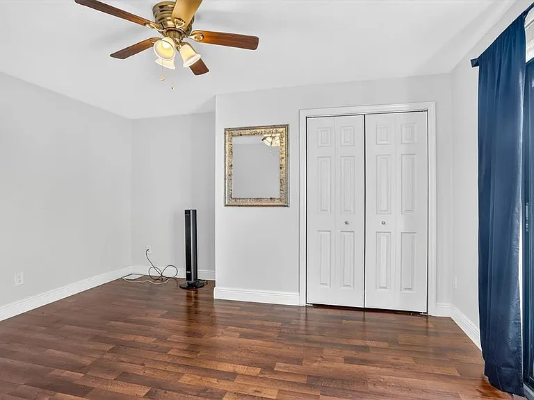 15317 W Pond Woods Dr #103 — Photo 9
