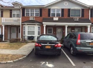 8271 Country Pointe Cir, Queens Village, NY 11427