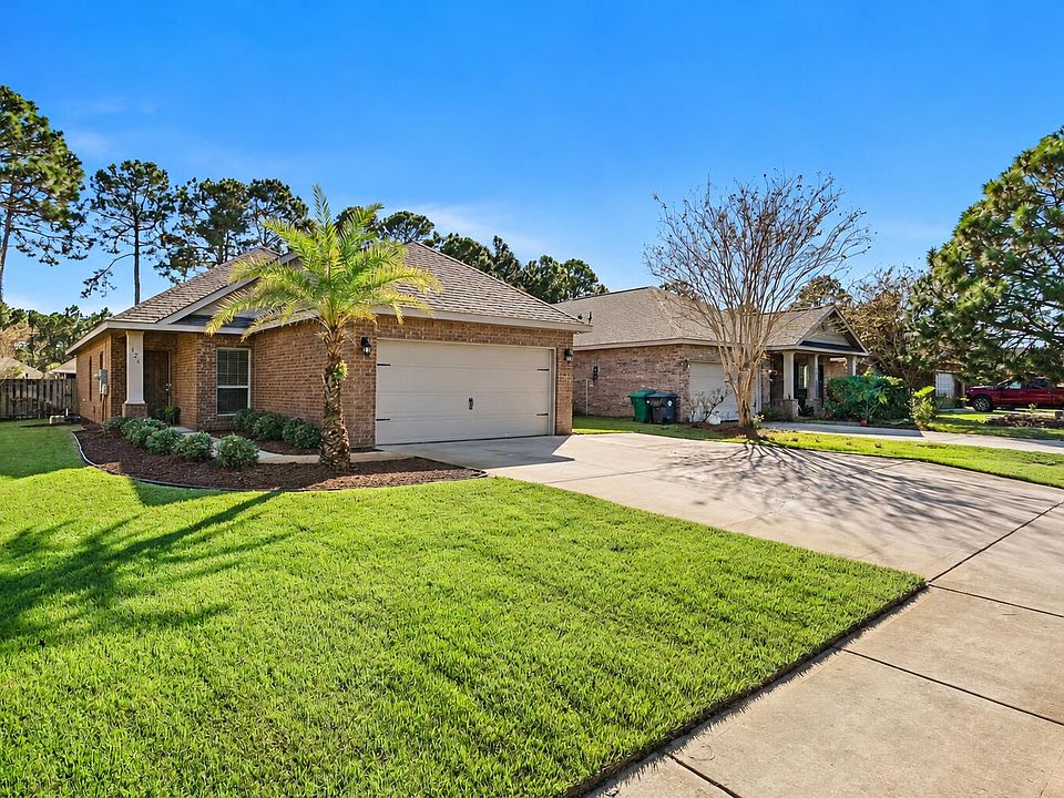 1st image of 426 Pin Oak Loop