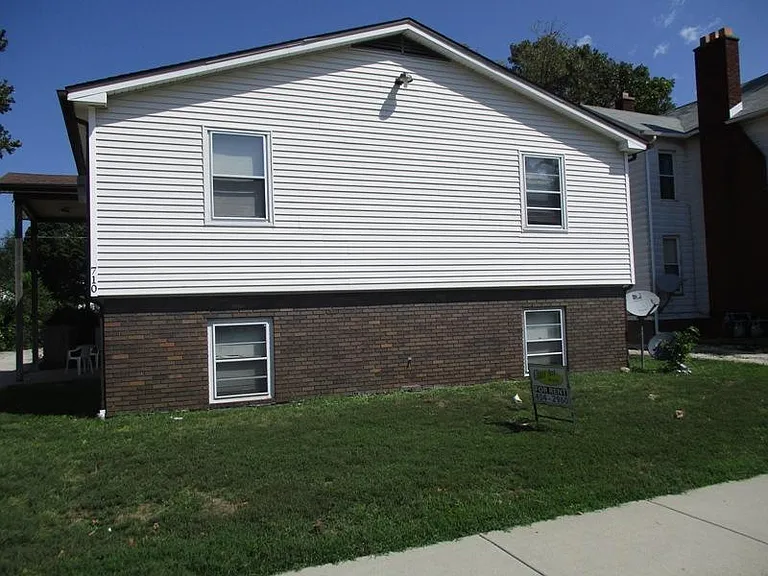 710 Douglas St — Photo 1