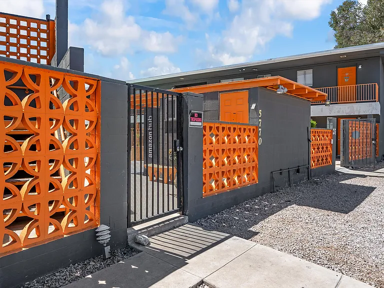 CATALINA VISTA APARTMENTS — Photo 19